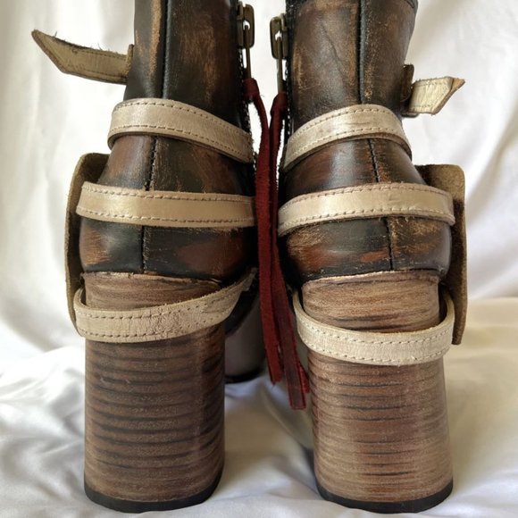 Freebird Jerome Size 9 Beige Ankle Bootie - Picture 13 of 16